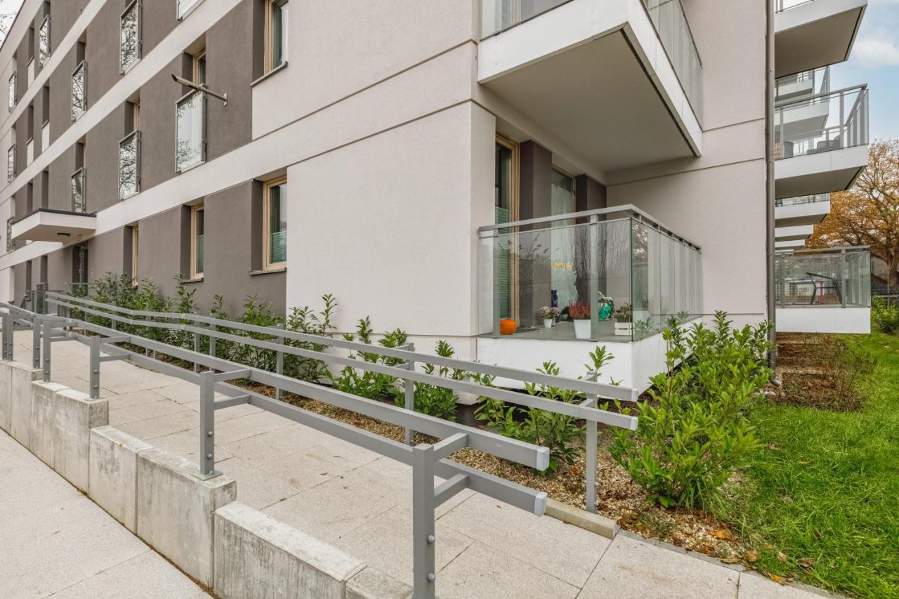 Green Square Apartment With Balcony Swinoujscie By Noclegi Renters Dış mekan fotoğraf